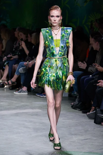 Look 49